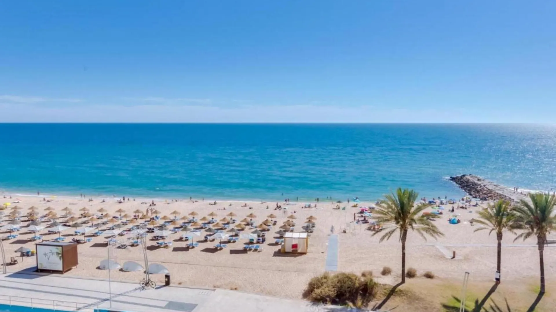 Superb Front Beach Carteia Flat location