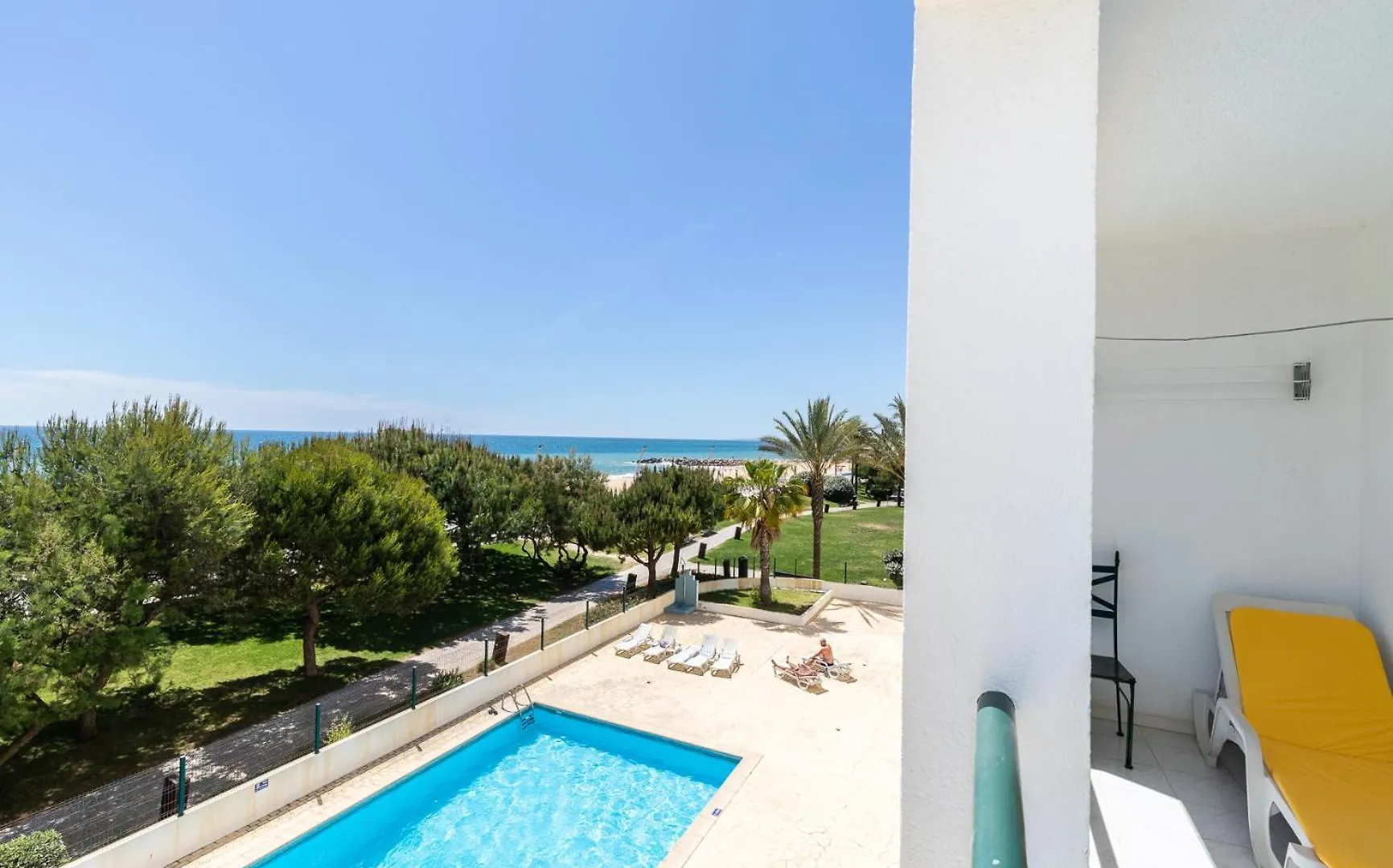 Superb Front Beach Carteia Flat Quarteira Portugal