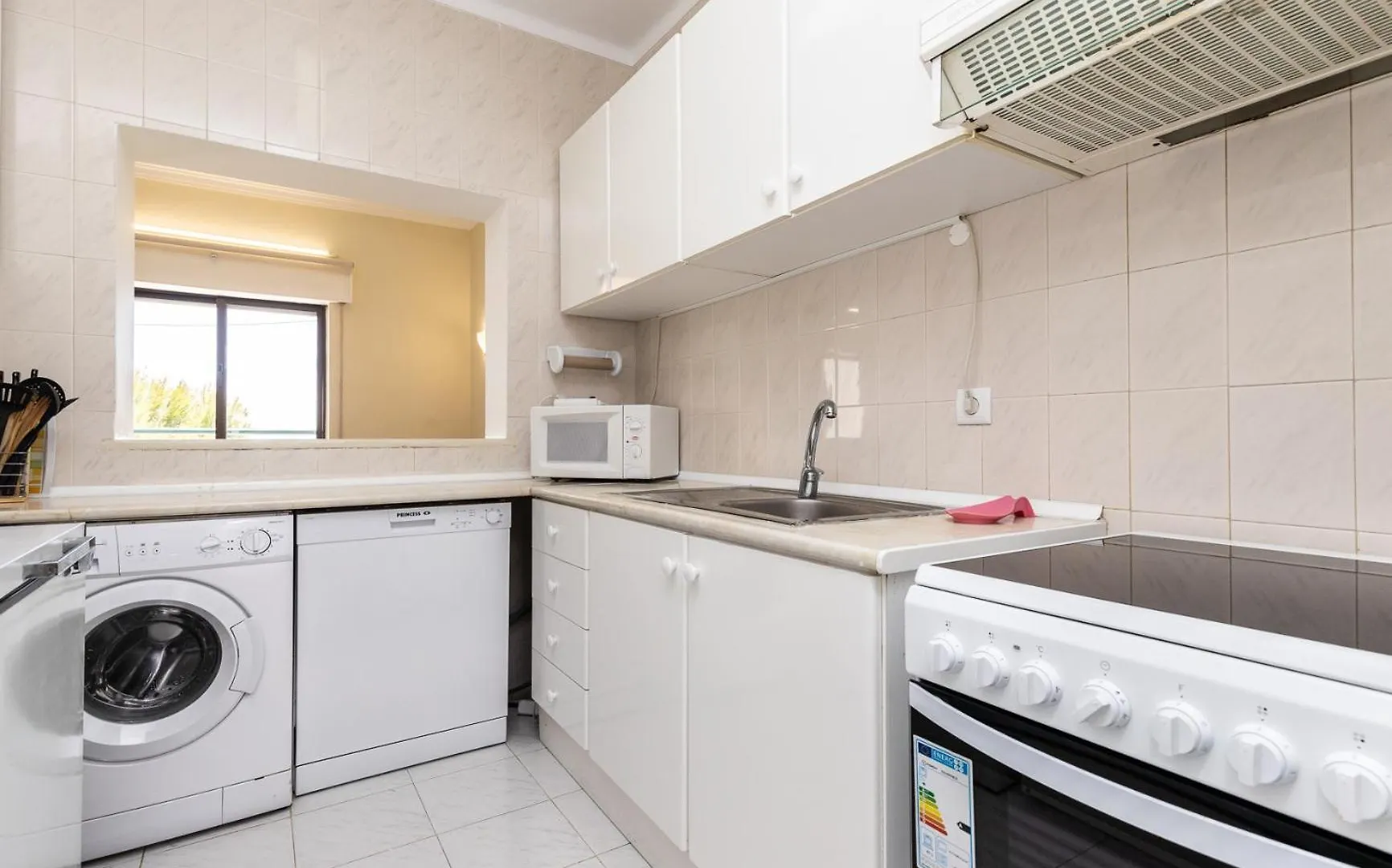 Superb Front Beach Carteia Flat Quarteira 0*,  Portekiz