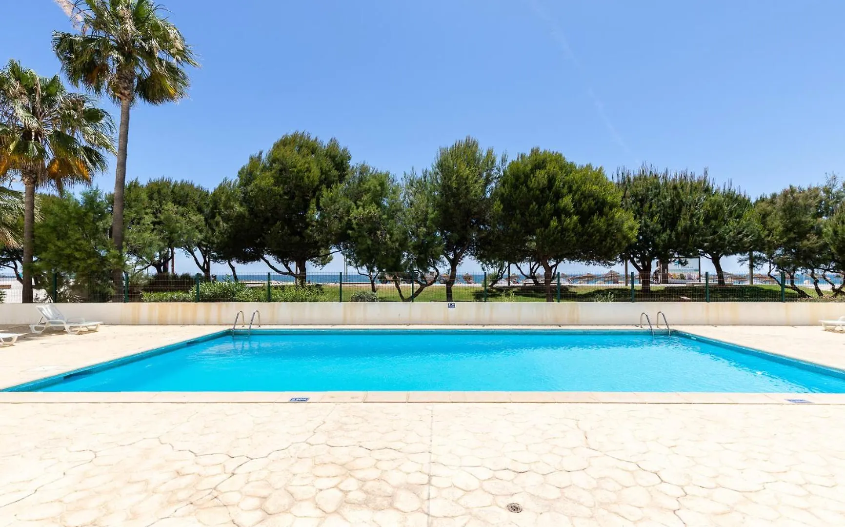 Superb Front Beach Carteia Flat Quarteira Apartment